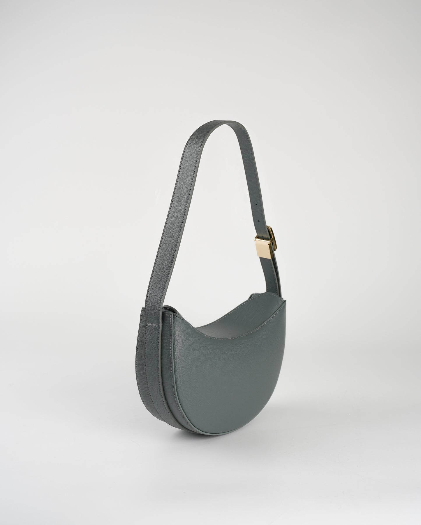 Luna in Ash