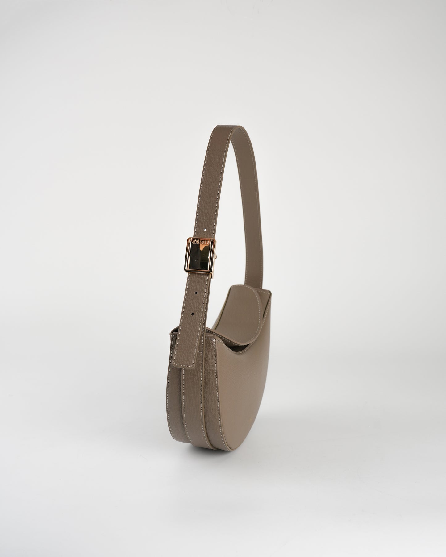 Luna in Taupe